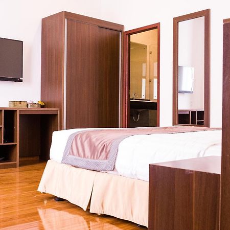 Hotel Bazan Xanh Buôn Ma Thuột Esterno foto