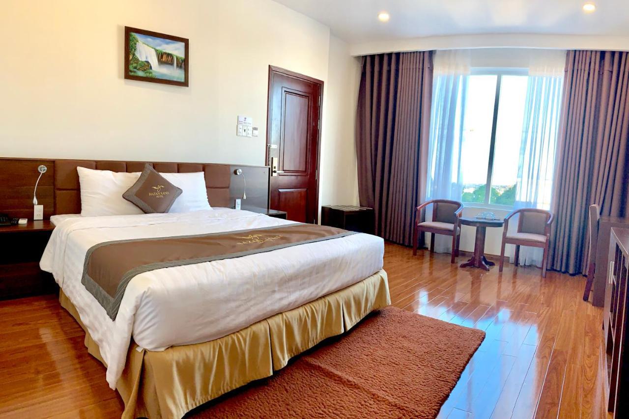 Hotel Bazan Xanh Buôn Ma Thuột Esterno foto